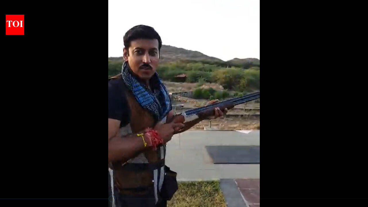 When Rajyavardhan Rathore gave a shooting tutorial for his fans