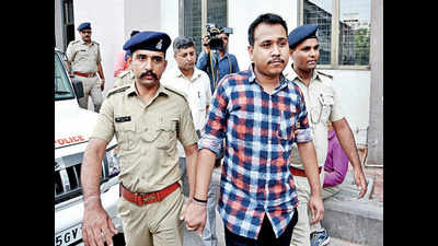 Khatodara police station, Custodial torture: Constable held