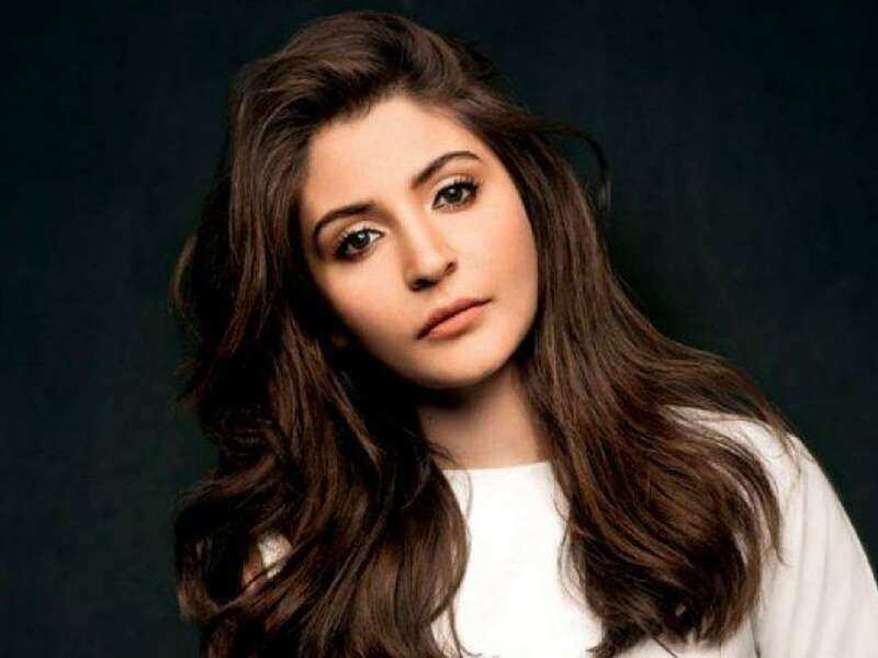 Watch Anushka Sharma Papped Outside A Dubbing Studio In The City Hindi Movie News Times Of India times of india