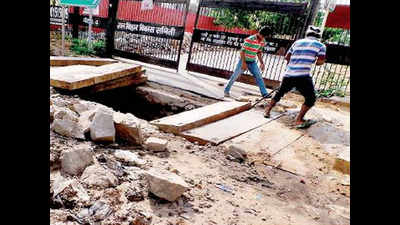Jaipur's sewage system clogged even as monsoon waits around the corner