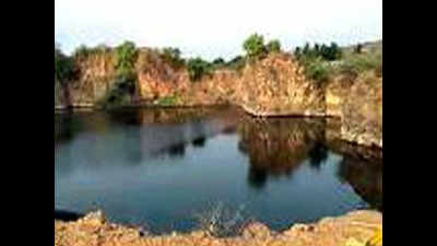 Villagers oppose illegal drawing of water from quarry