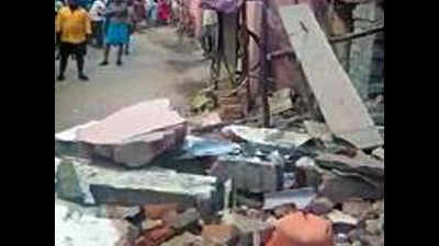 Chennai: Four injured in house collapse