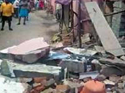 Chennai: Four injured in house collapse
