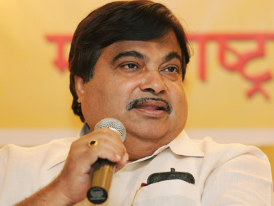 Gadkari against haste in rolling out e-vehicles