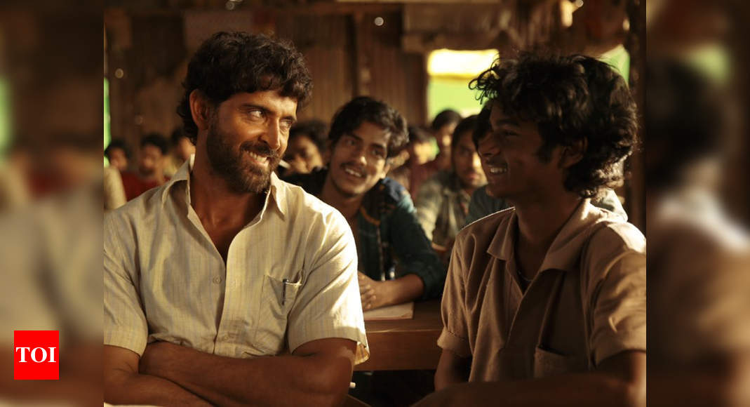 'Super 30': Hrithik Roshan introduces his students in the latest poster ...