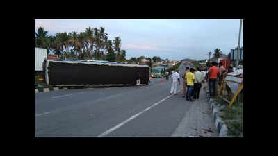 Three die in road accident near Hosur in Tamil Nadu