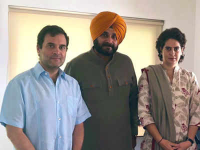 Divested of key portfolio, Sidhu meets Rahul to ‘appraise' him of situation