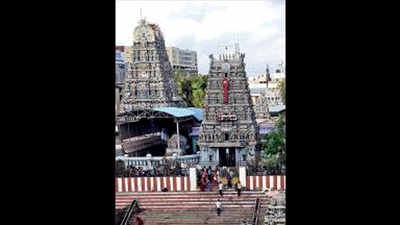 Peaceful worship: Vadapalani temple mulls mobile ban