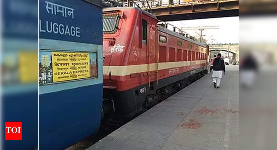 Four Kerala Express passengers die due to heat in Jhansi Kanpur News