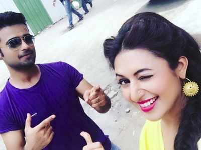 Divyanka Tripathi Dahiya comes out in support of Manish Naggdev in his social media rant against ex fiancee Srishty Rode