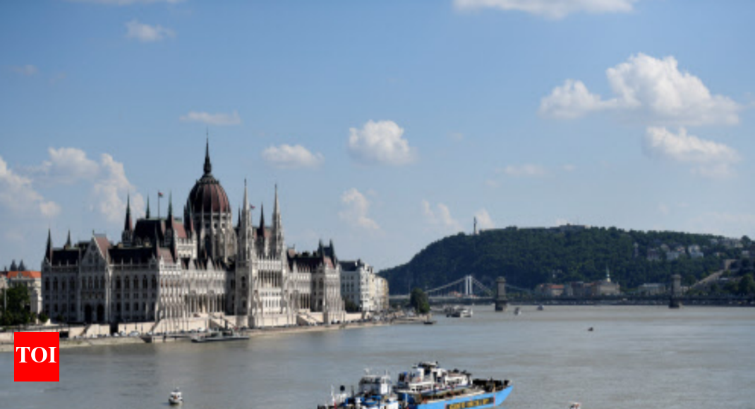 More bodies found as Hungary lifts sunken tourist boat from river