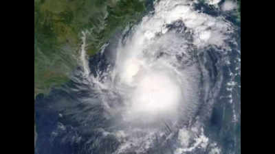 Cyclone Vayu delays arrival of monsoon in Bengal