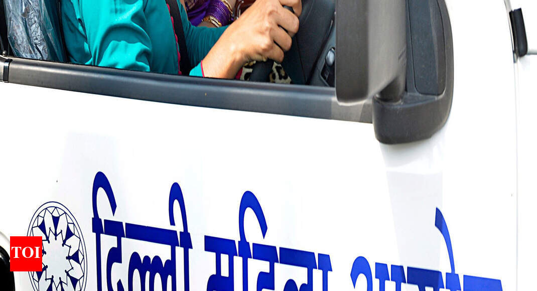 Delhi Woman Held Captive By Parents Freed | Delhi News