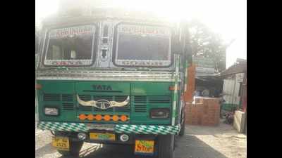 Himachal Pradesh: 792 liqour boxes recovered from truck near Shimla