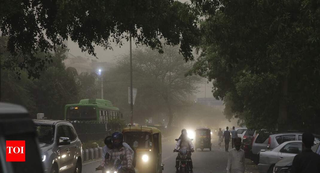 Flight Operations Affected As Parts Of Delhi-ncr Witness Dust Storm | Delhi News
