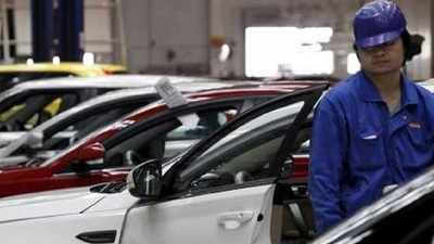 Car, SUV sales fall 21% in May, biggest in 18 years