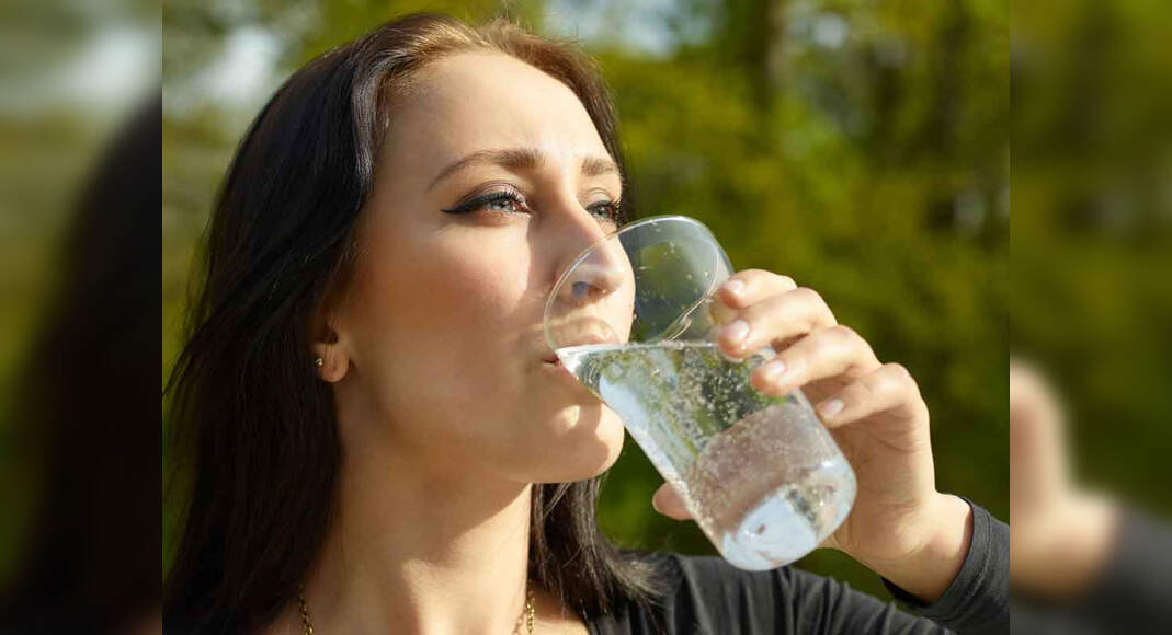 Sparkling water isn't all that helpful in weight loss