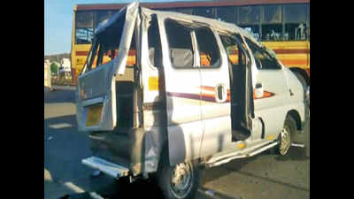 Tamil Nadu: Van runs over man sleeping on pavement, injures wife