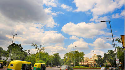 Delhi: People may witness cloudy sky, strong winds on June 14