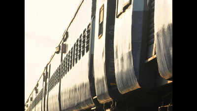 Couple jumps before train in Ramadevi, die