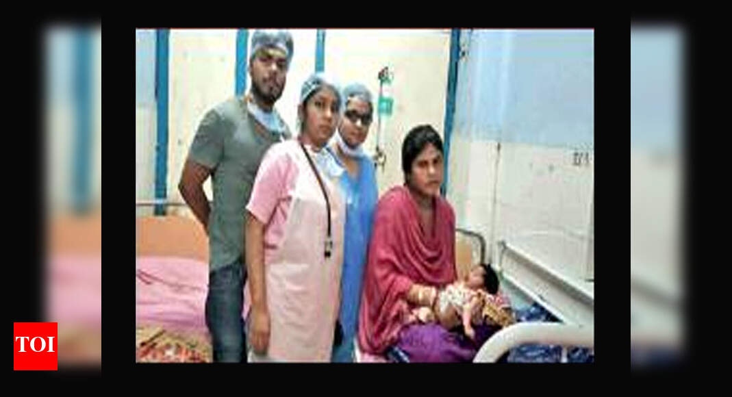 Bengal: Doctors break cease-work to help deliver child | Kolkata News ...