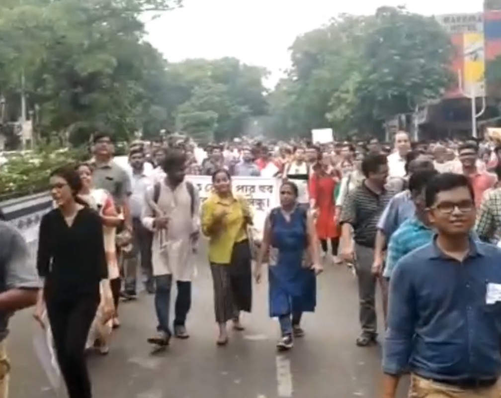 
Celebs take part in protests against the NRS incident
