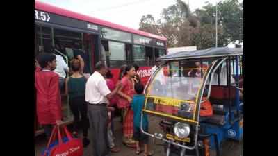 Now, free e-rickshaws to help passengers reach city link bus stops