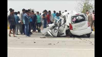 Eight members of a family killed after car rams into truck on Yamuna Expressway