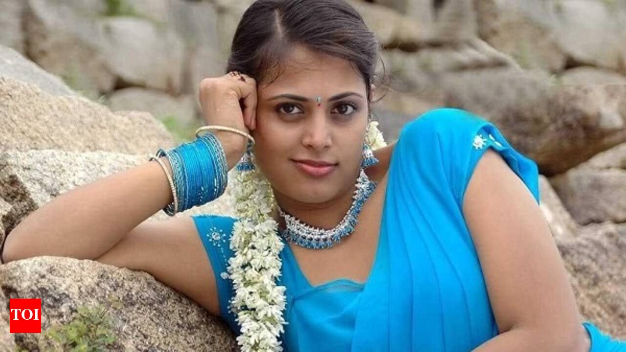 Happy Birthday Sindhu Menon: Chandamama actress turns 34 | Telugu Movie  News - Times of India