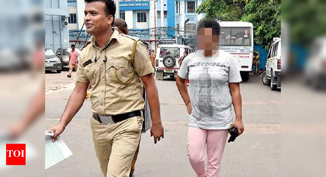 Undertrial AIDS patient returns without treatment Kolkata News