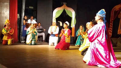 A five-day theatre festival concludes in Lucknow