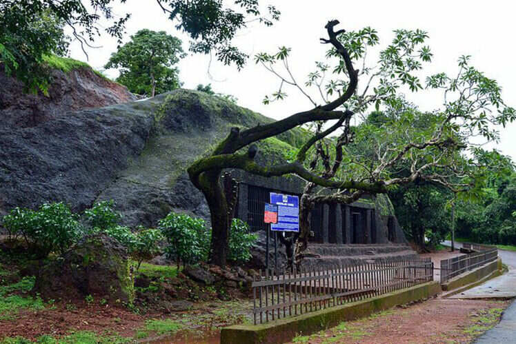 Caves of Arvalem