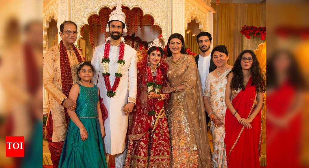 Sushmita Sen Beams With Joy With Daughters And Beau Rohman Shawl At Brother Rajeev And Charu S Wedding See Pics Times Of India