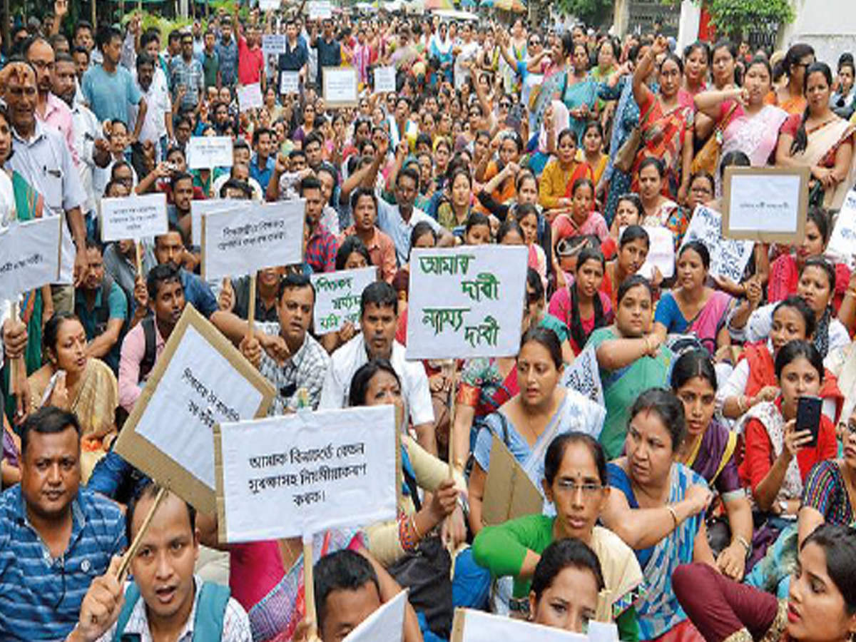 Over 40,000 contractual teachers protest education minister's 'driver' remark | Guwahati News - Times of India