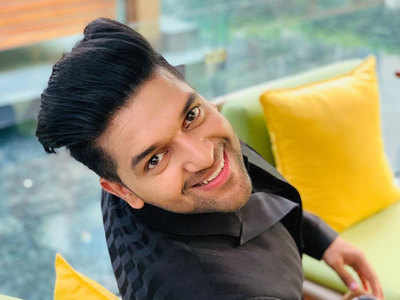 Guru Randhawa has a lot of Bollywood numbers in his kitty for 2019 |  Punjabi Movie News - Times of India