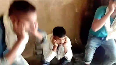 Lucknow: History-sheeter makes jail inmates do sit-ups, video goes viral