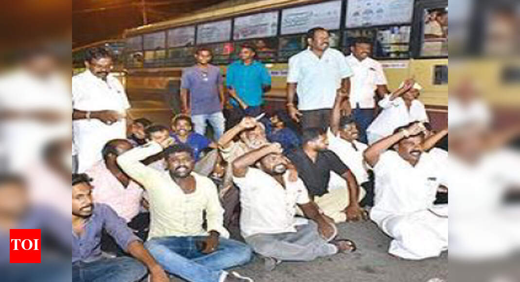 DMK members detained for staging rally to demand regular drinking water