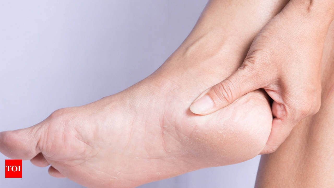 Soft feet overnight | Dry skin remedies, Dry feet remedies, Dry skin on feet