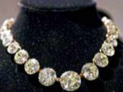 diamond necklace 1 crore