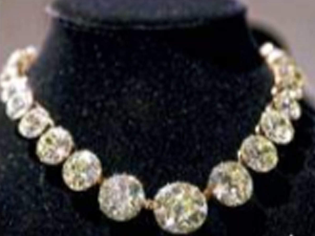 Nizam's necklace sold for Rs 17 crore 