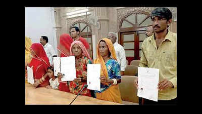 Six more Hindus from Pakistan get Indian citizenship
