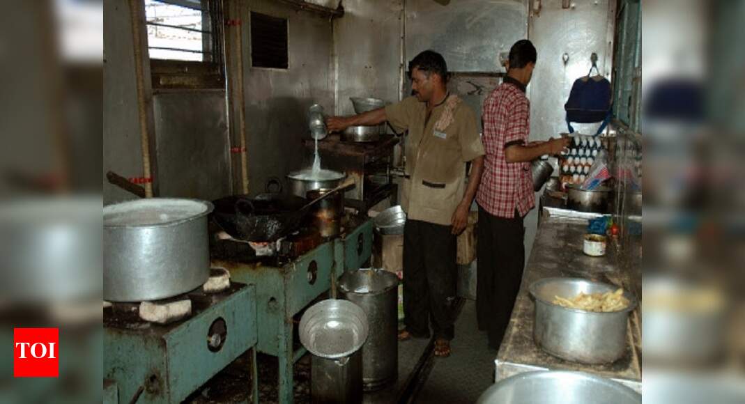 No pantry car in 342 pairs of trains with journey of more than 1000 km