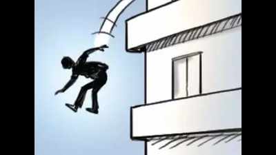 2 fall to death from second floor of Bengaluru pub