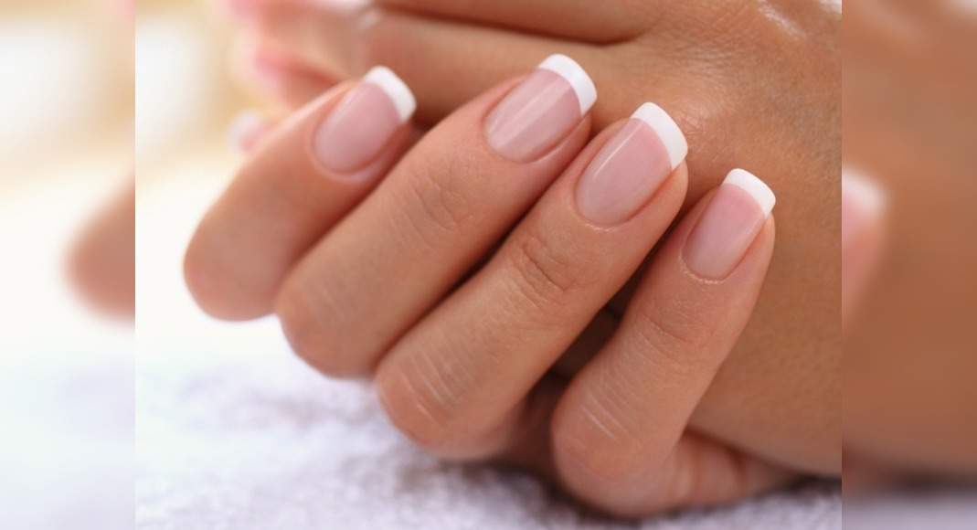 DIY remedy to treat brittle nails - Misskyra.com