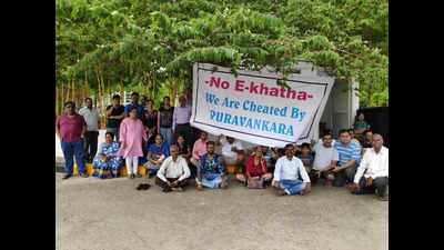 Bengaluru: Home buyers stage protest over elusive 'e-khathas'