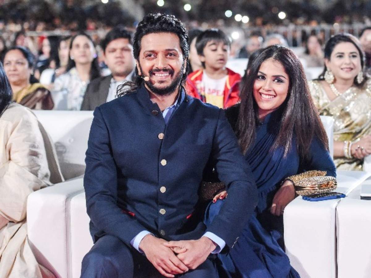 Riteish Deshmukh Gives Genelia D Souza A Foot Massage And It S The Cutest Video You Ll See On The Internet Today Hindi Movie News Times Of India