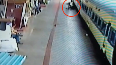 On cam: RPF cop saves passengers life at Bhubaneswar station