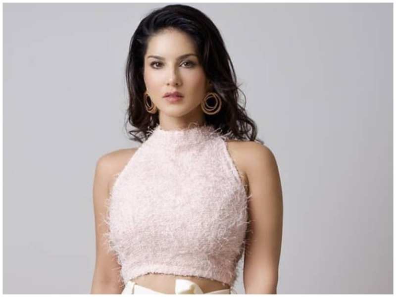 800px x 600px - Sunny Leone opens an art school for toddlers | Hindi Movie News ...