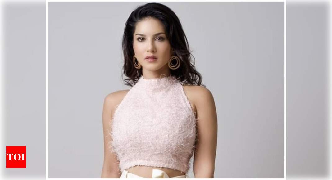 School Girl Poem Xxx - Sunny Leone opens an art school for toddlers | Hindi Movie News ...