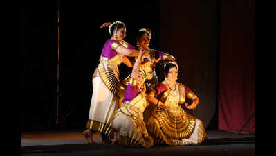 Nirthyathy, a group mohiniyattam dance show